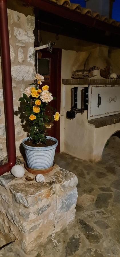 Olive Oil Mill Apartment Kokkala Exterior photo
